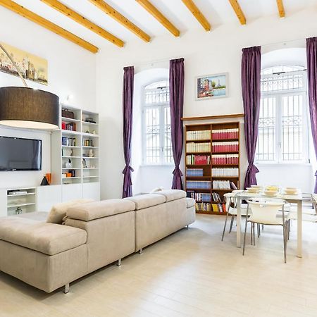 Ma Maison - Family Apartment At The Historical Center نابولي المظهر الخارجي الصورة