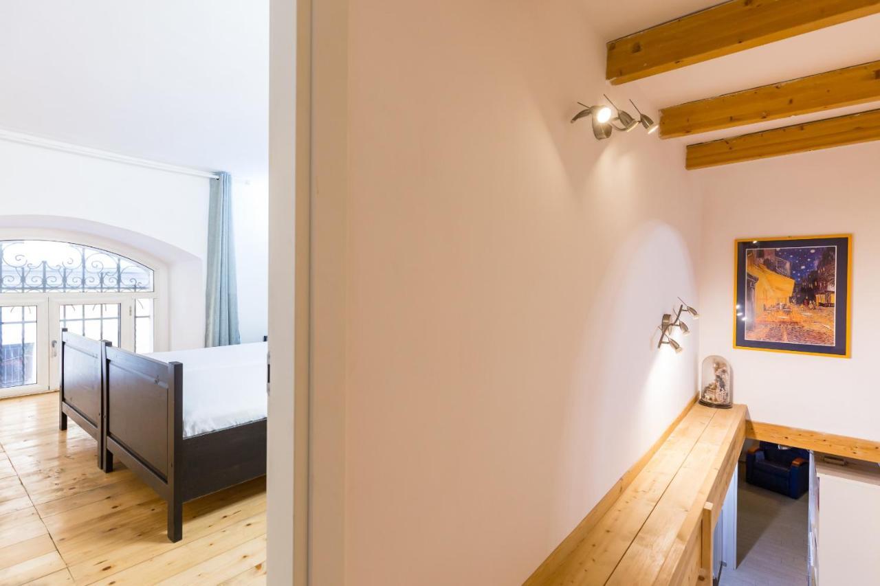 Ma Maison - Family Apartment At The Historical Center نابولي المظهر الخارجي الصورة