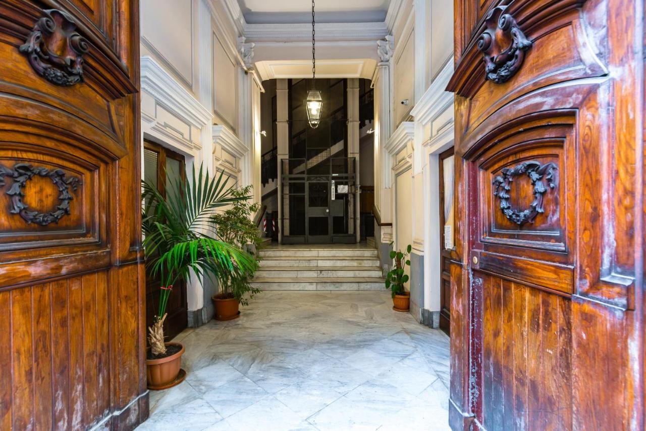 Ma Maison - Family Apartment At The Historical Center نابولي المظهر الخارجي الصورة